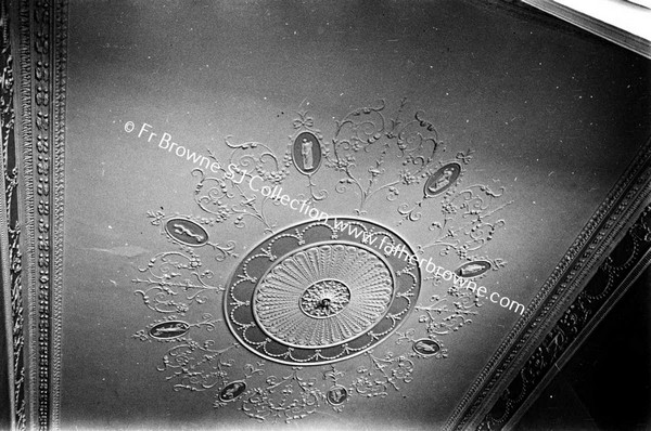 CHAMBER OF COMMERCE CEILING OF LOBBY